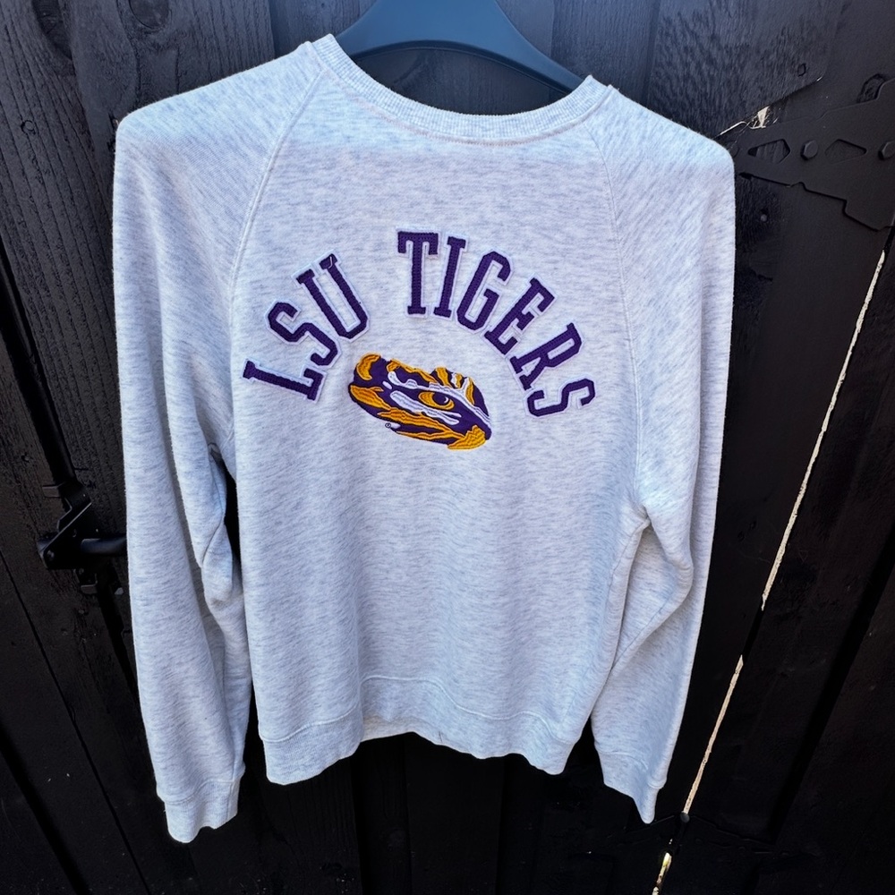Captivating LSU TIgers sweatshirt crew neck pale gray unisex size small